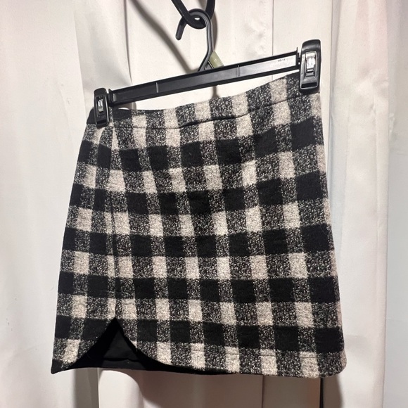 Madewell Buffalo Check Wool  Mini Skirt in Black and White - Picture 2 of 6